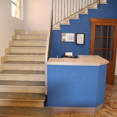 Hotel Mora リミニ エクステリア 写真