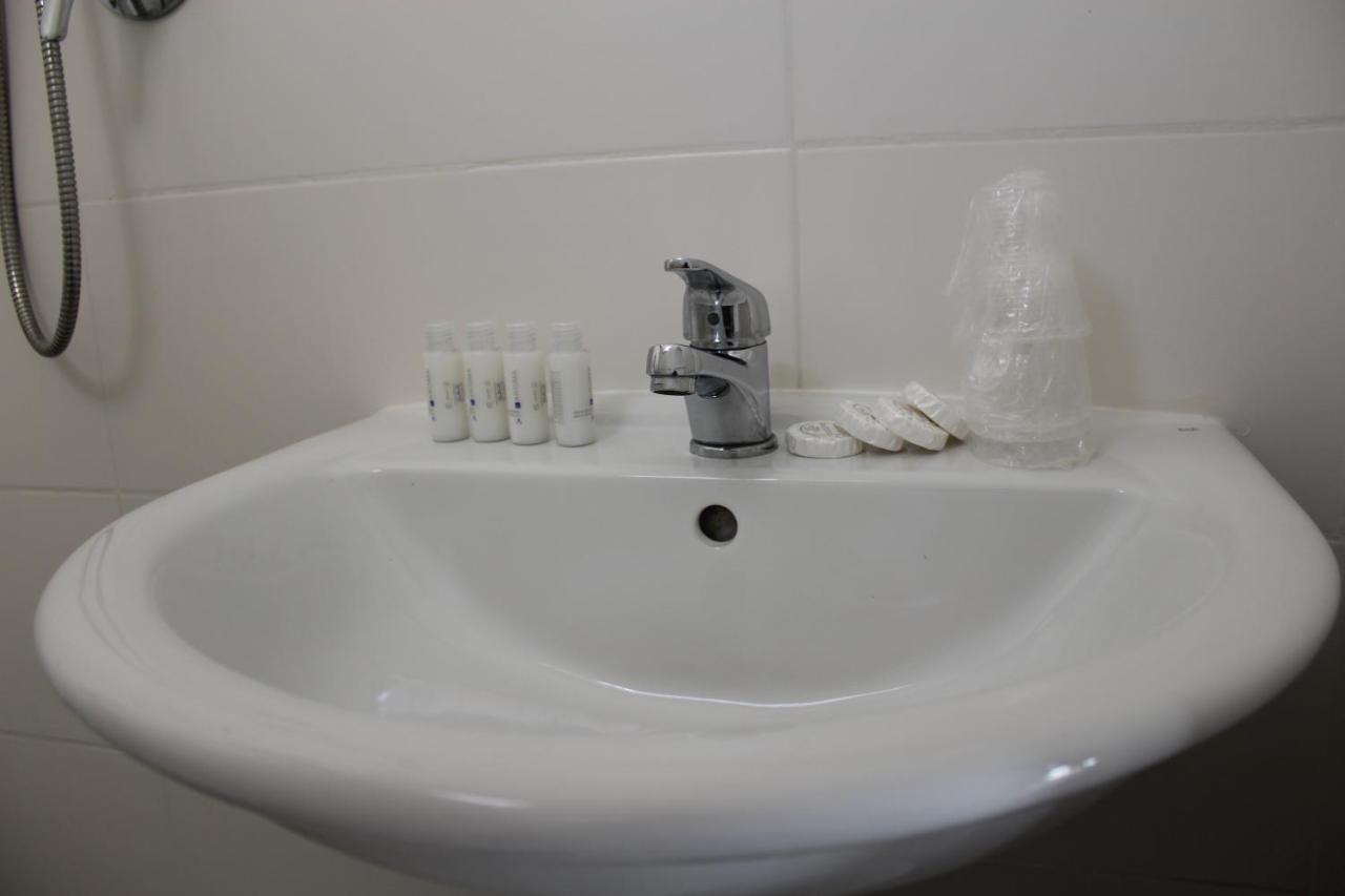 Hotel Mora リミニ エクステリア 写真